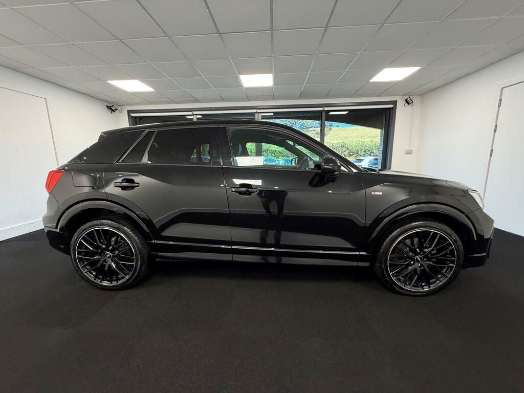 Audi Q2 1.5 Tfsi Cod 35 Black Edition Suv Pe EJ21DMU Black #5