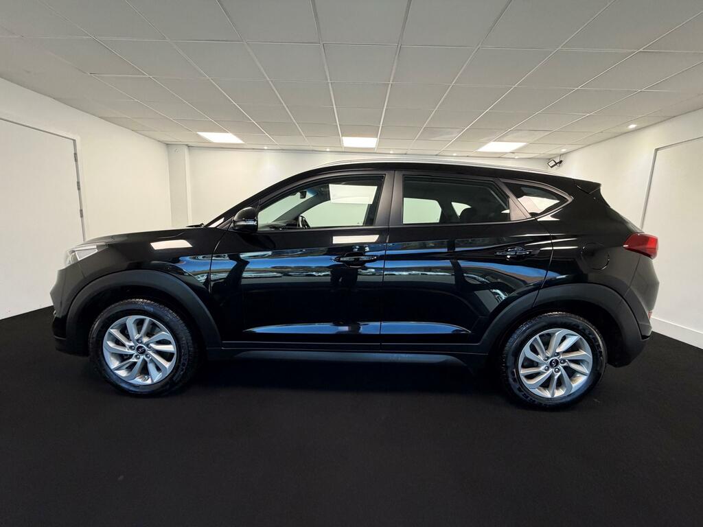 Hyundai Tucson 1.6 Gdi Blue Drive Se Nav Suv Eu WR18YJH Black #4