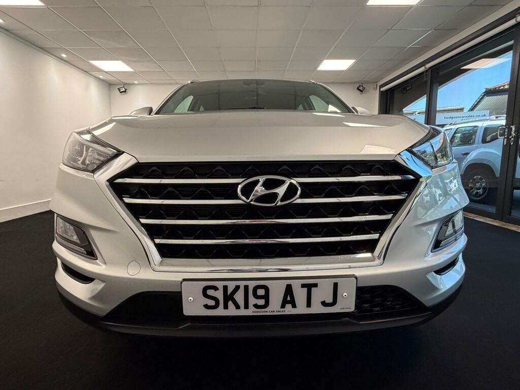 Hyundai Tucson 1.6 Gdi Se Nav Suv Euro 6 Ss SK19ATJ Silver #2