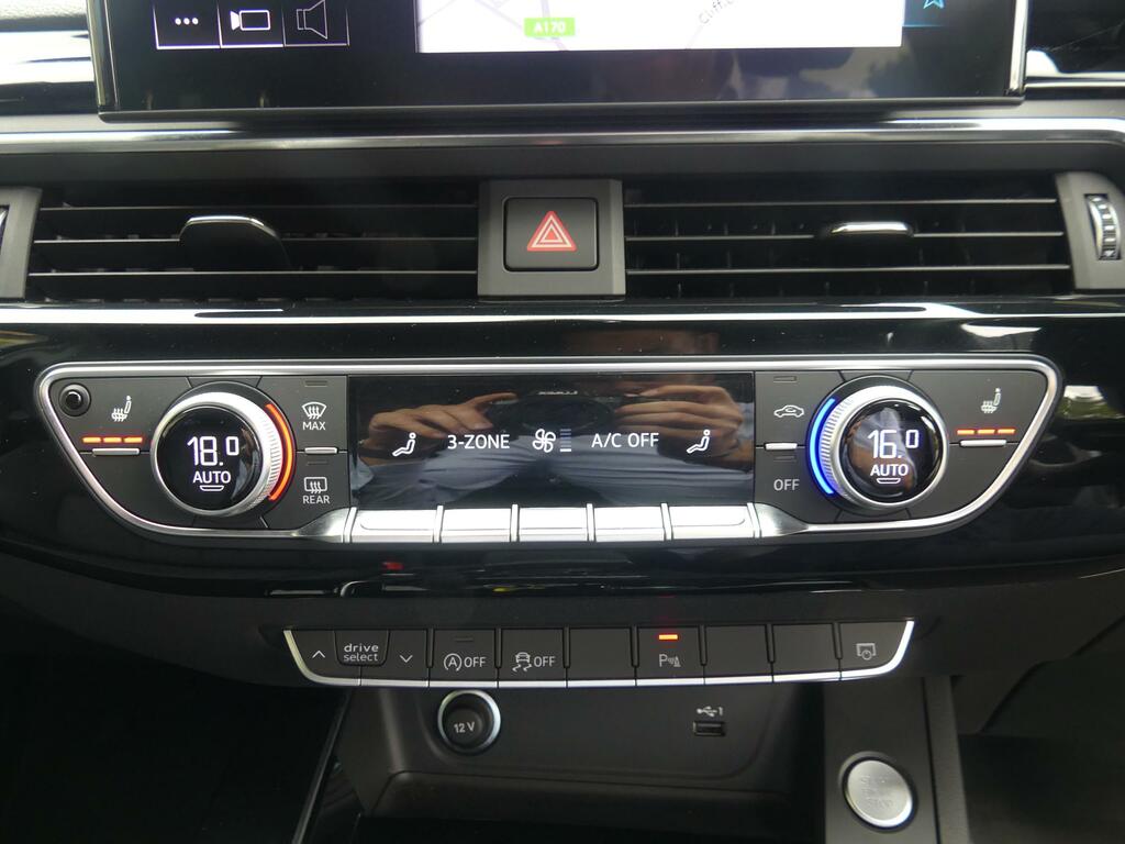 Audi A4 Avant 2L Black Edition Grey #26