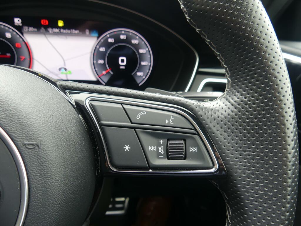 Audi A4 Avant 2L Black Edition Grey #31