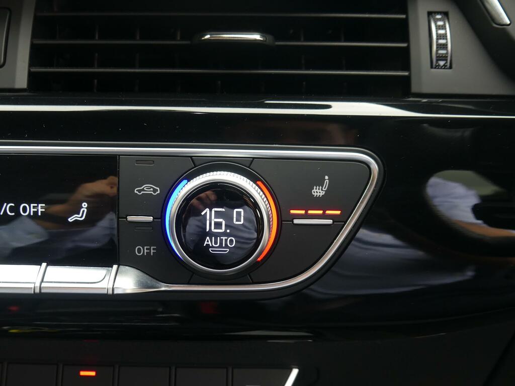Audi A4 Avant 2L Black Edition Grey #27
