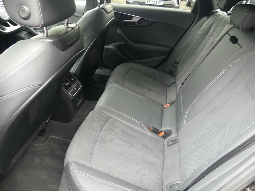 Audi A4 Avant 2L Black Edition Grey #16