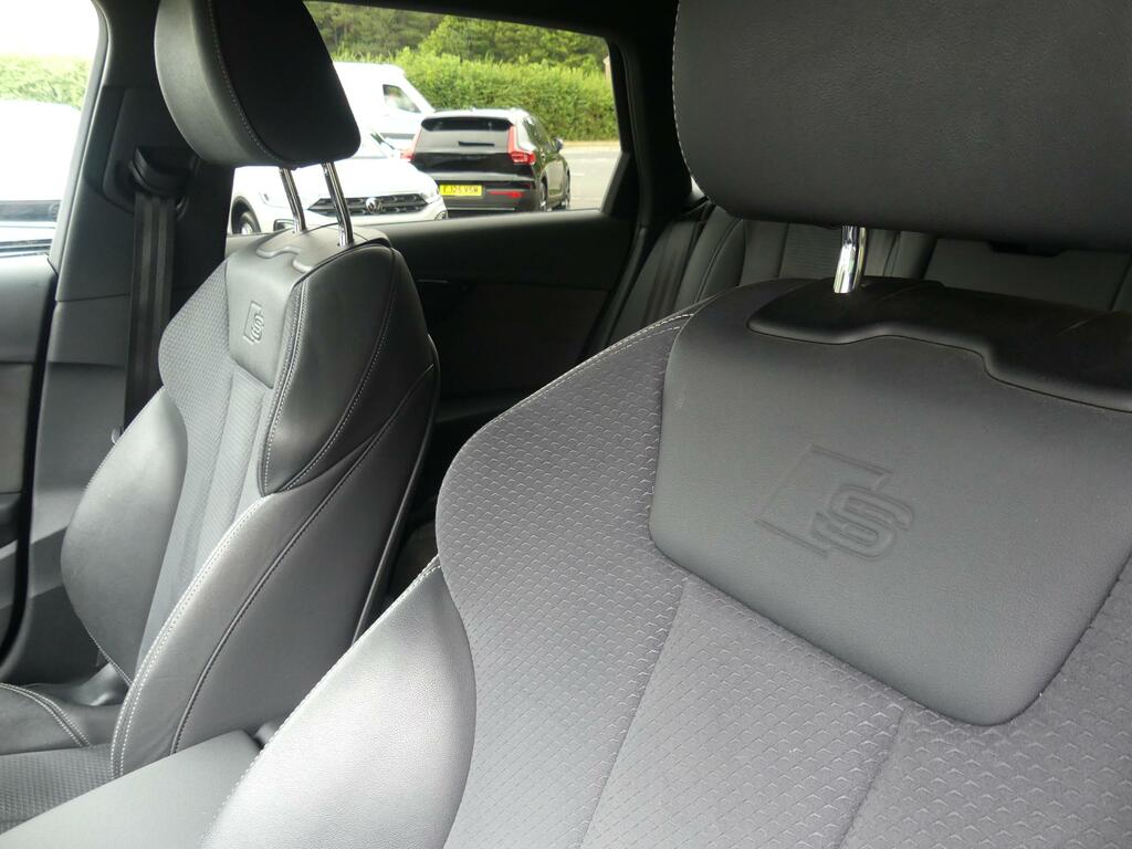 Audi A4 Avant 2L Black Edition Grey #18