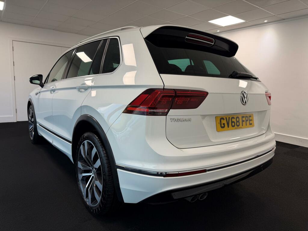 Volkswagen Tiguan Se Navigation Silver #9