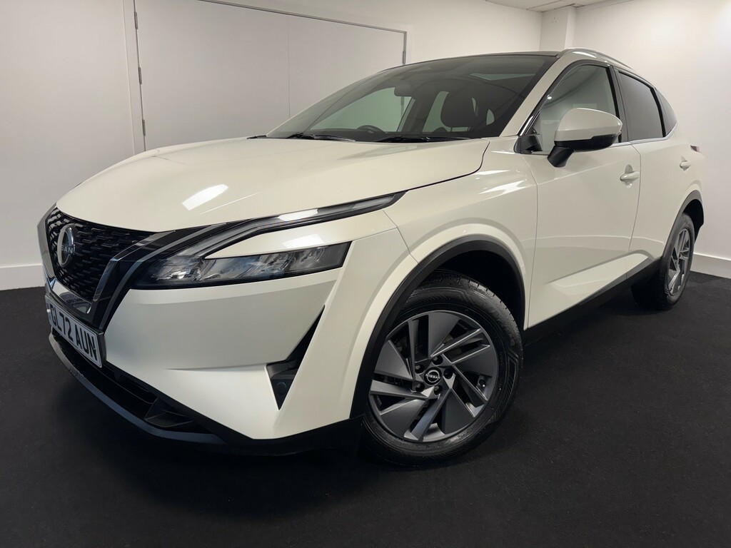 Nissan Qashqai 1.3 Dig-t Mhev Acenta Premium Suv Hybri White
