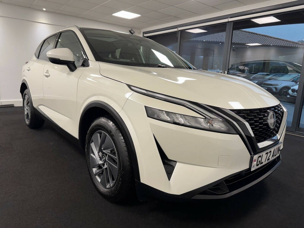Nissan Qashqai 1.3 Dig-t Mhev Acenta Premium Suv Hybri GL72AUN White #3