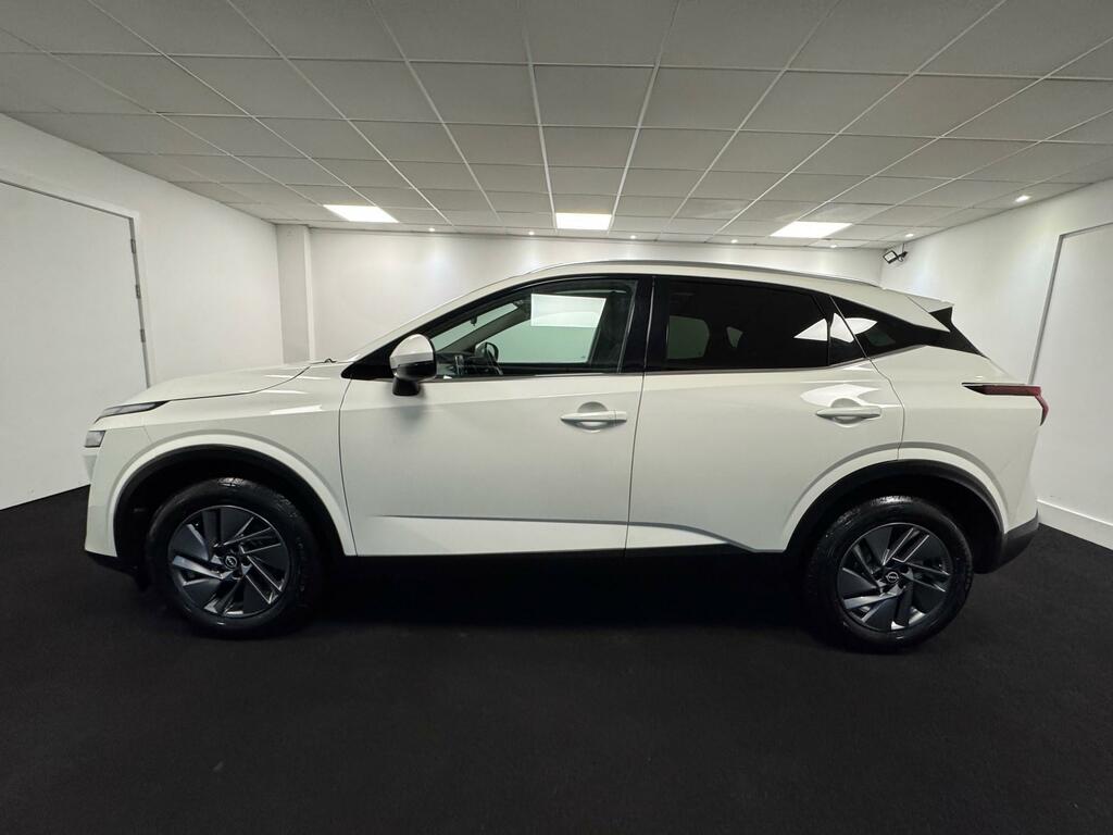 Nissan Qashqai 1.3 Dig-t Mhev Acenta Premium Suv Hybri GL72AUN White #4