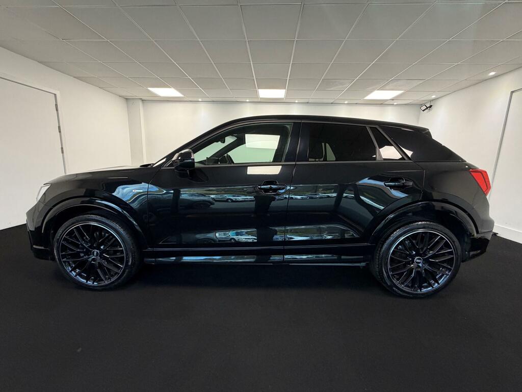 Audi Q2 1.5 Tfsi Cod 35 Black Edition Suv Pe Black #4
