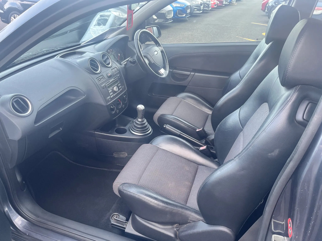 Ford Fiesta 1.6 Zetec S 116 Gkm, 99 Bhp  #4
