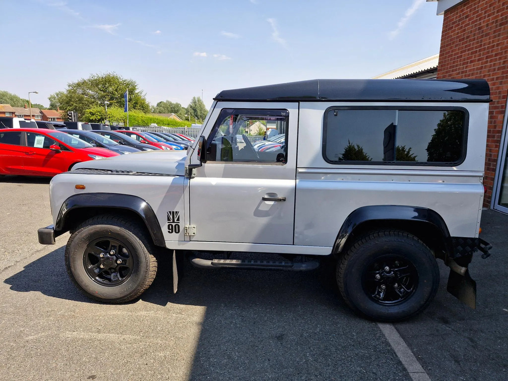 Land Rover Defender 90 2.4 Tdci Hard Top Suv 4Wd Swb Eu