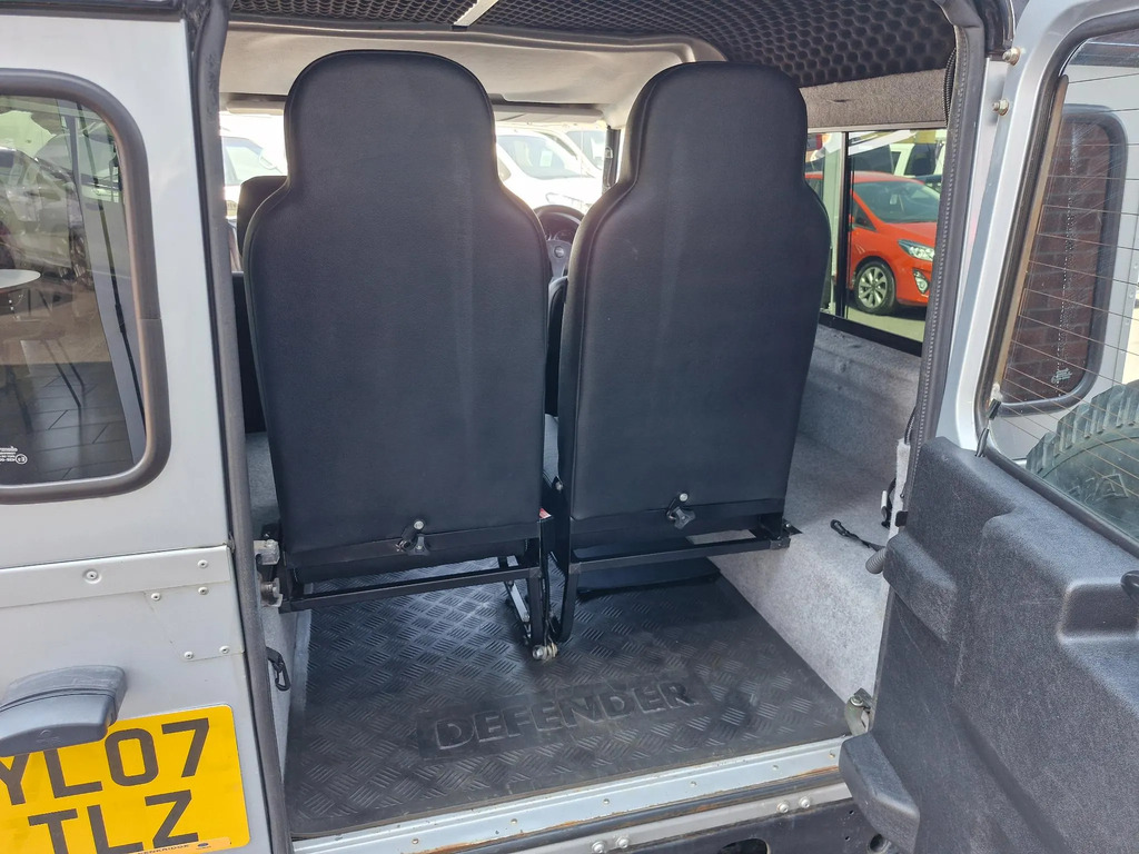 Land Rover Defender 90 County Silver #9