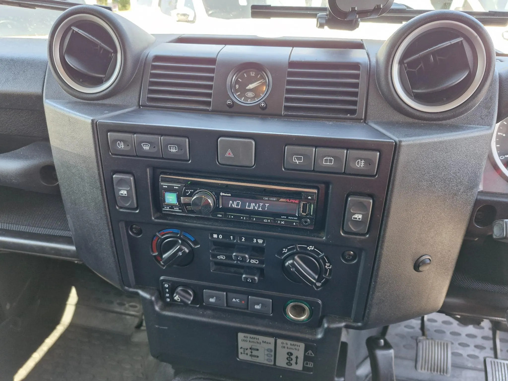 Land Rover Defender 110 2.2 Tdci Xs Station Wagon Double Cab Ma GJ14CWG #5
