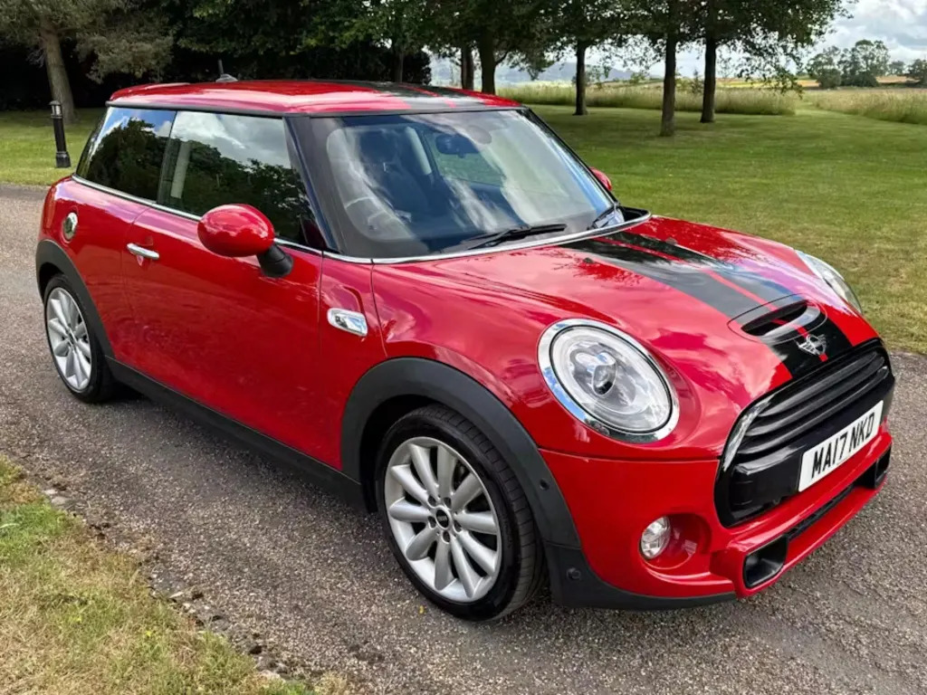 Mini Hatch Cooper S 3-Door Hatch Red