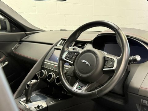 Jaguar E-Pace 2.0 D150 Chequered White #5