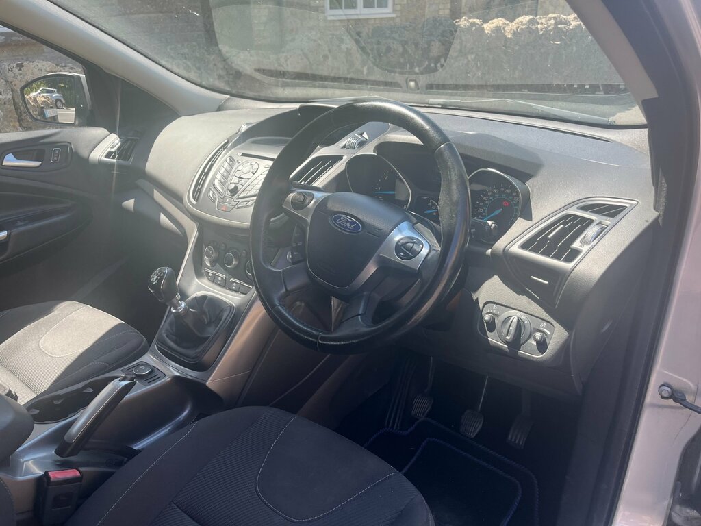 Ford Kuga 2.0 Tdci Zetec Suv 2Wd Euro 6 S Silver #3