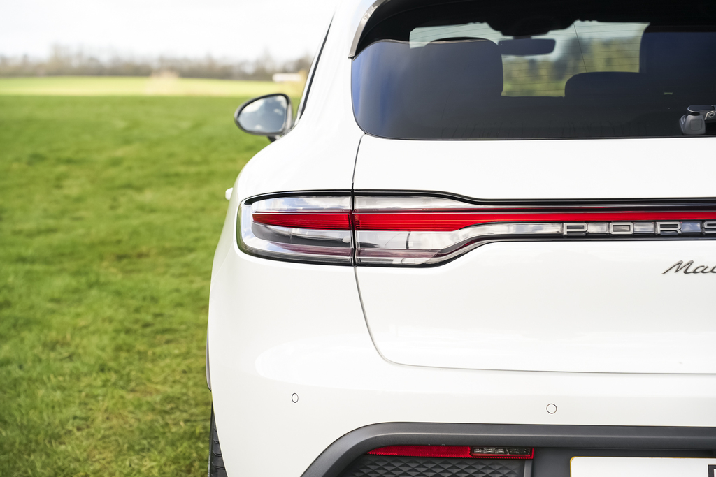 Porsche Macan T Pdk NU73OLH White #2