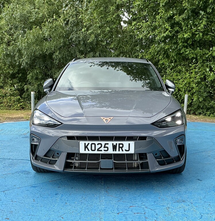 Cupra Leon 1.5 Etsi 150 V2 Dsg KO25WRJ Grey #3