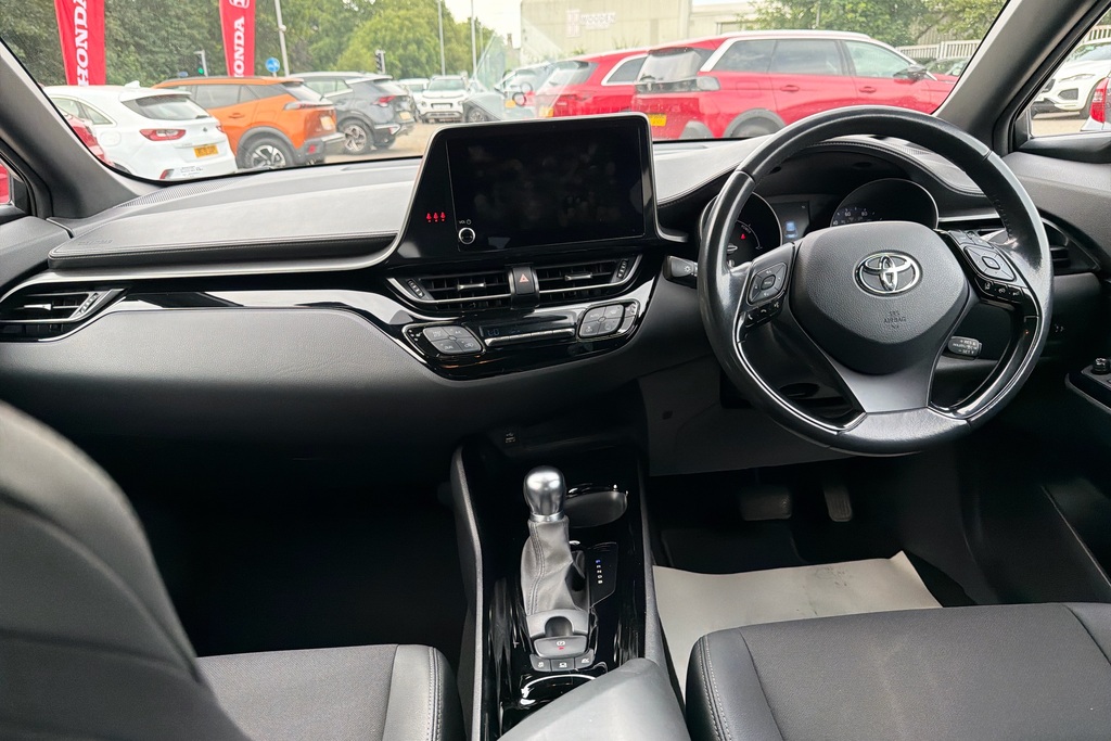 Toyota C-Hr 1.8 Hybrid Design Cvt DU72HJZ White #4