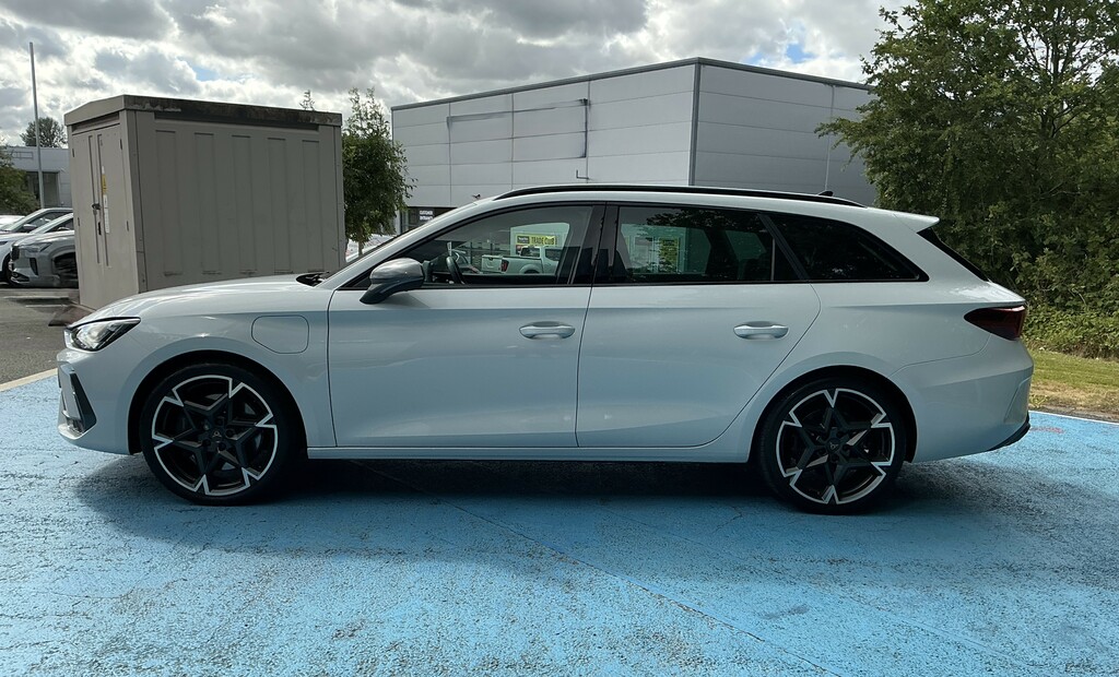 Cupra Leon 1.5 Ehybrid 272 Vz1 Dsg White #5