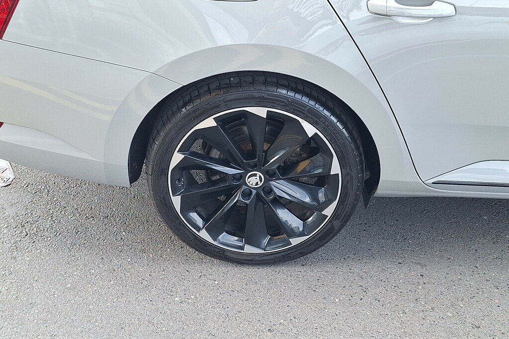 Skoda Superb 1.4 Tsi Iv Sport Line Plus Dsg Grey #4