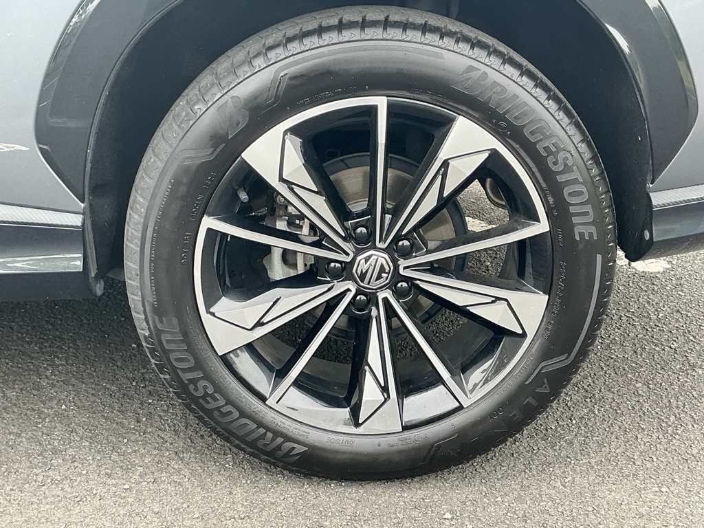 MG HS 1.5 T-gdi 16.6Kwh Trophy Suv Plug-in Hy Black #16
