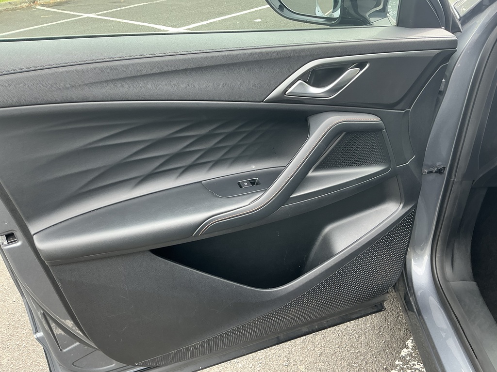 MG HS 1.5 T-gdi 16.6Kwh Trophy Suv Plug-in Hy Black #44