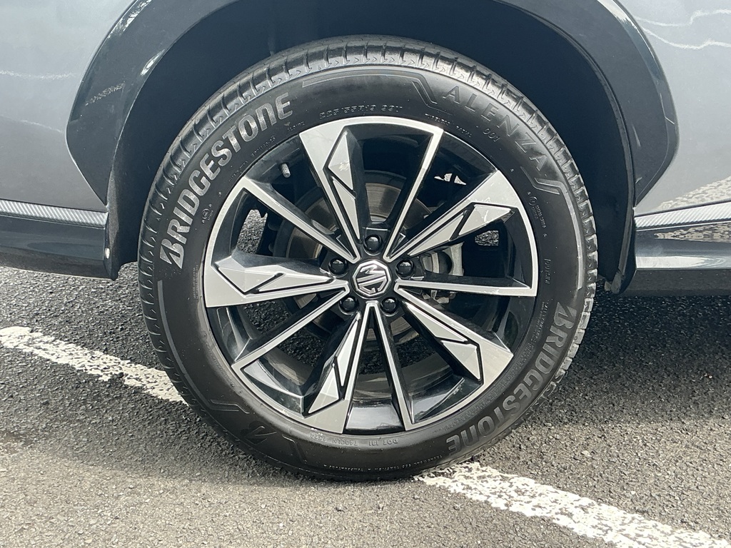 MG HS 1.5 T-gdi 16.6Kwh Trophy Suv Plug-in Hy Black #13