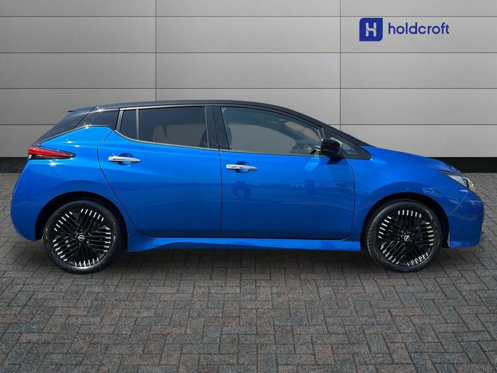 Nissan Leaf 110Kw N-connecta 39Kwh Blue #2