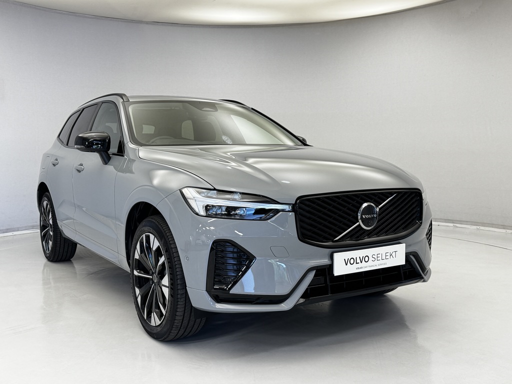 Volvo XC60 2.0 B5p Plus Dark Awd Geartronic Grey