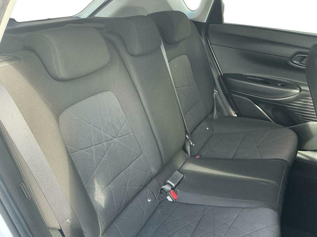 Hyundai Bayon 1.0 Tgdi 48V Mhev Premium Dct White #16