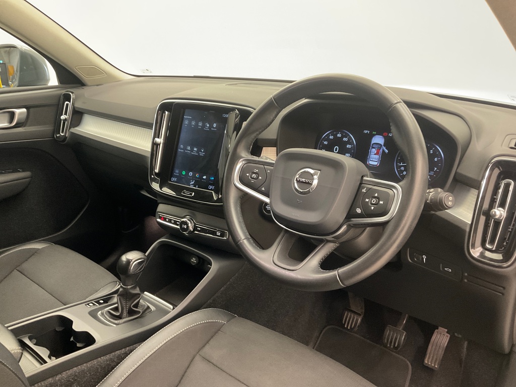 Volvo XC40 1.5 T3 Momentum Grey #4