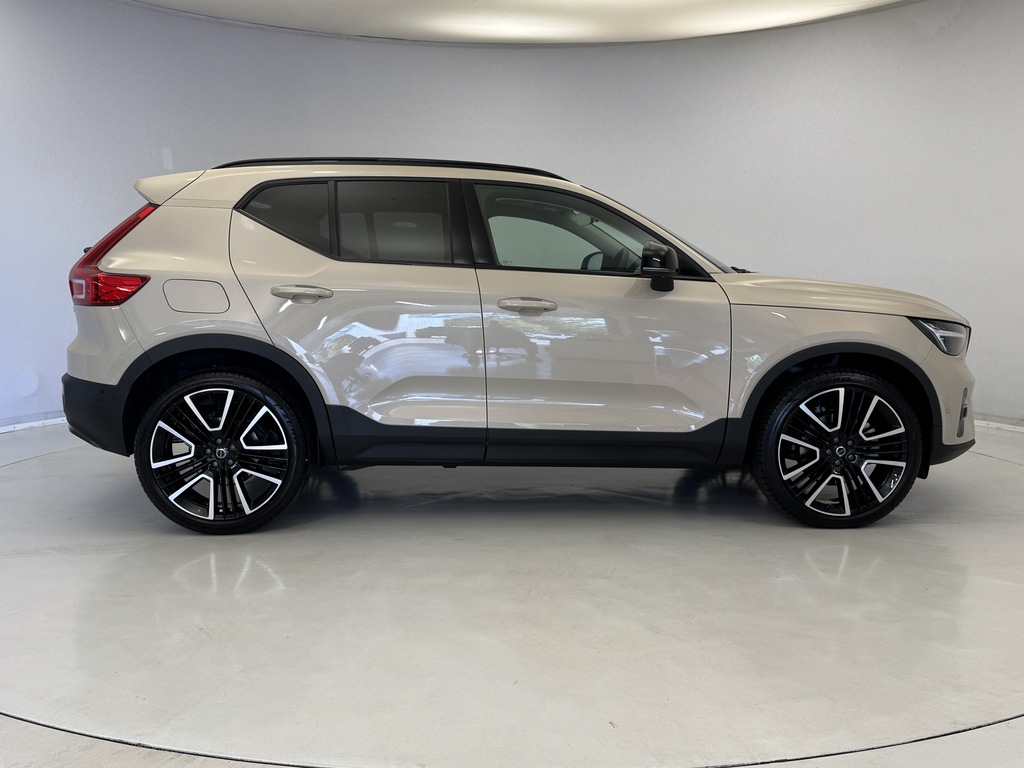Volvo XC40 2.0 B4p Ultra Dark OY75XDO Gold #2