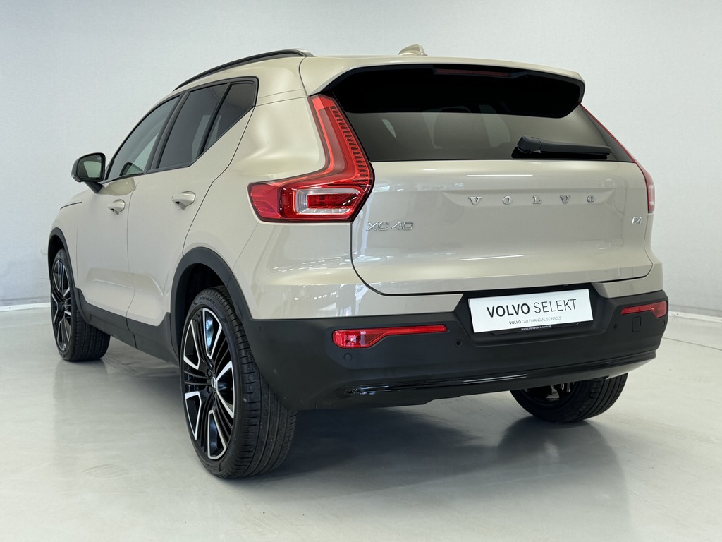 Volvo XC40 2.0 B4p Ultra Dark OY75XDO Gold #6