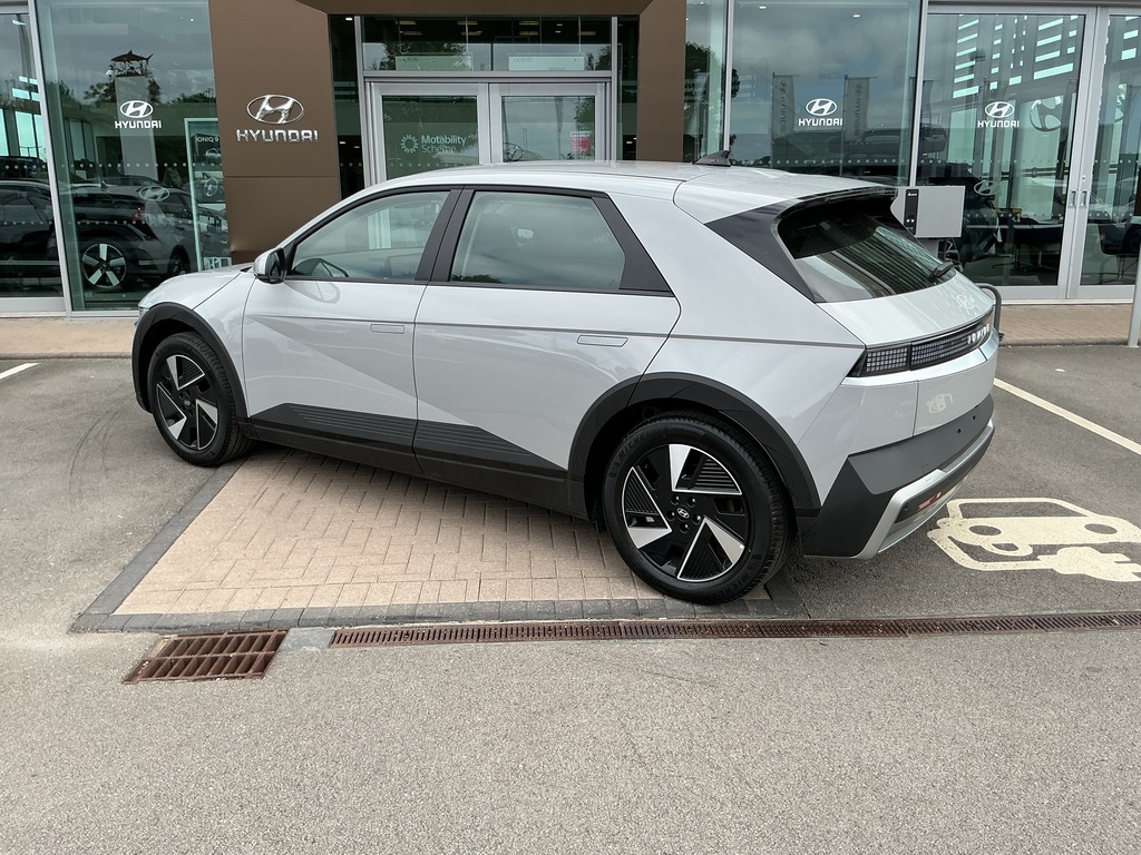 Hyundai Ioniq 5 168Kw Premium 84 Kwh DH26HOJ #4