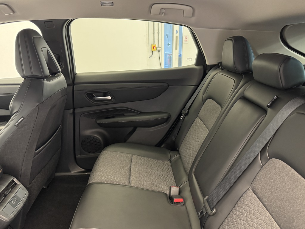 Nissan Ariya 87Kwh Evolve Suv 22Kw Charger 2 Grey #26