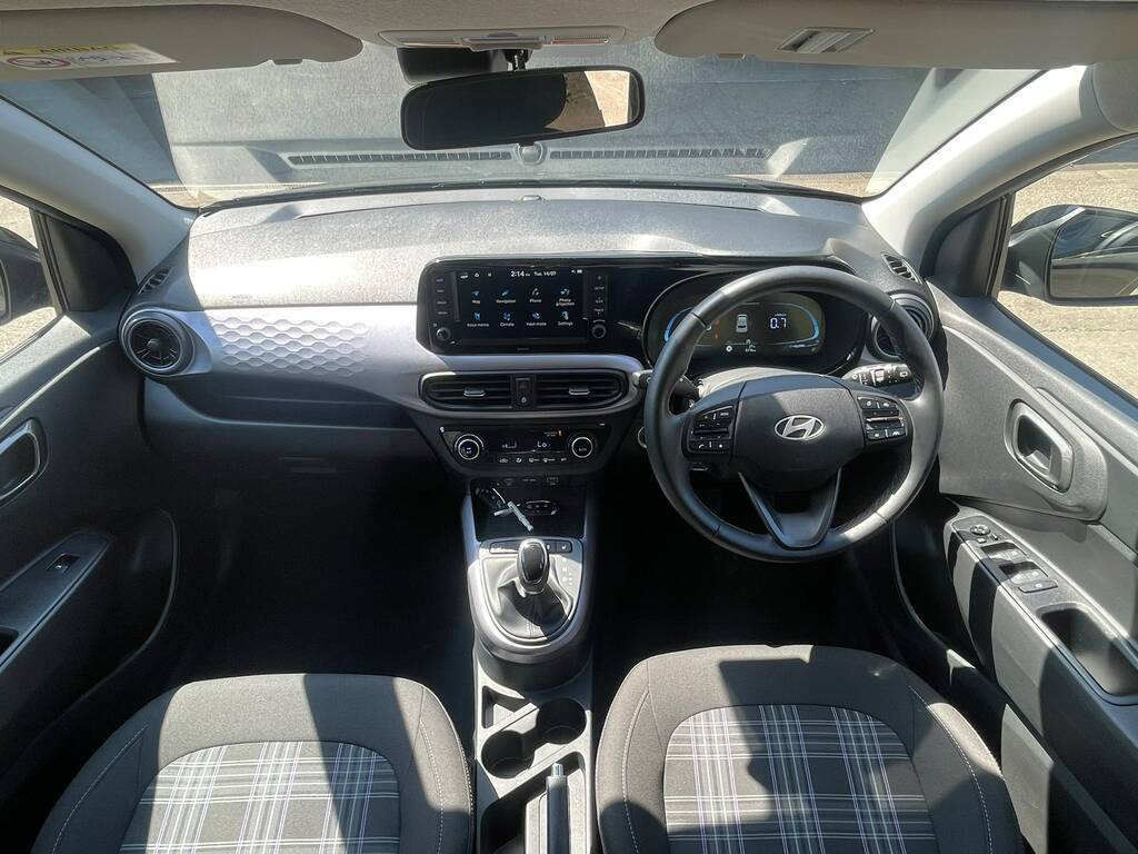 Hyundai I10 1.0 63 Premium Nav EA25ZFP Black #2