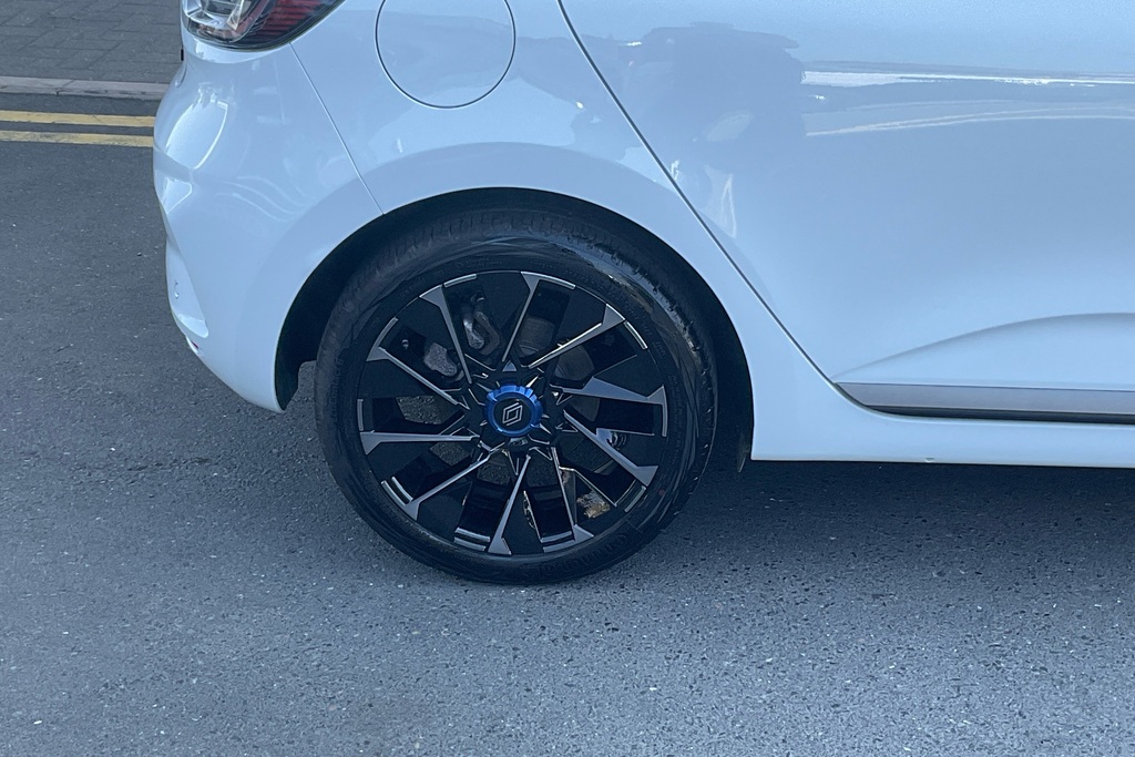Renault Clio 1.6 E-tech Full Hybrid 145 Esprit Alpine BD25TZH White #4