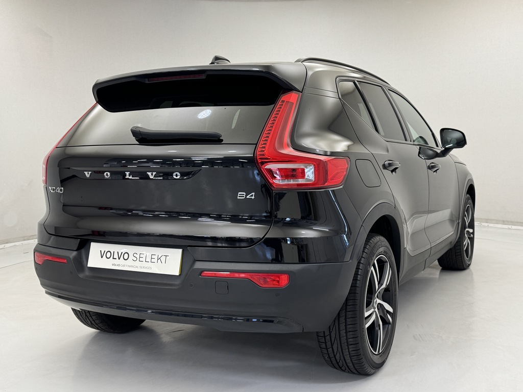 Volvo XC40 2.0 B4p R Design NK21MYL Black #4