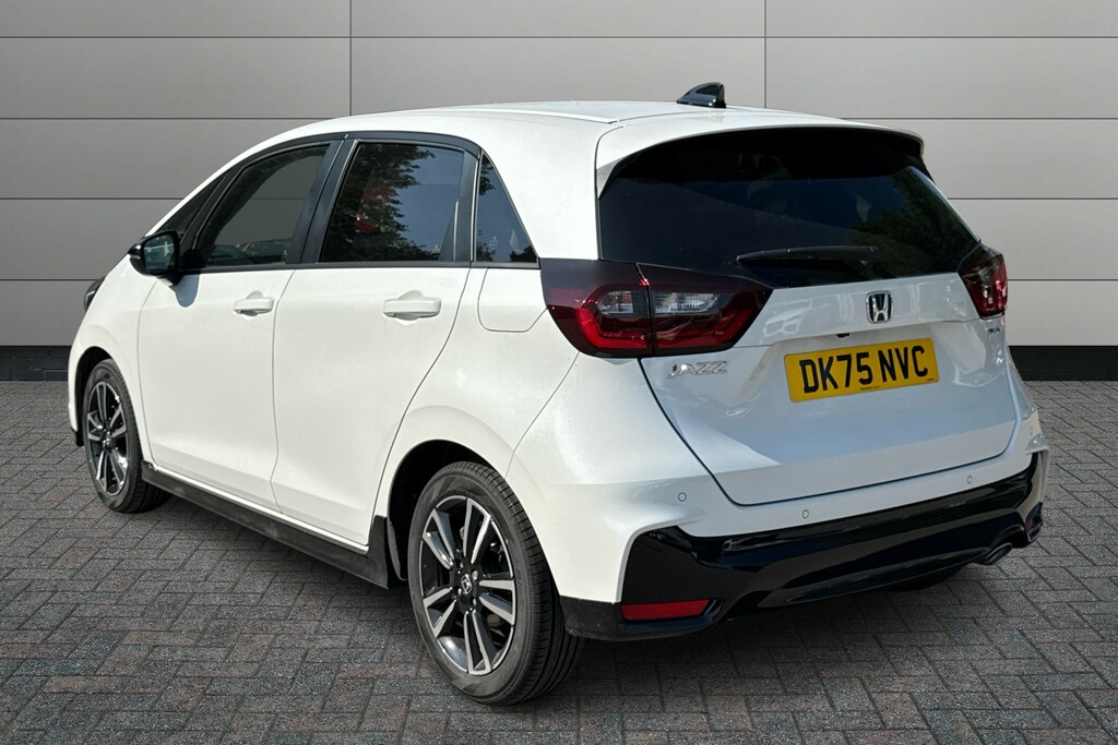 Honda Jazz 1.5 I-mmd Hybrid Advance Sport Ecvt White #3