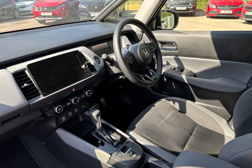 Honda Jazz 1.5 I-mmd Hybrid Advance Sport Ecvt White #2