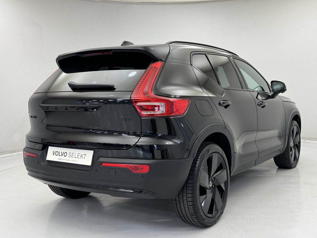 Volvo XC40 2.0 B3p Plus Pro Black Edition DN75HVD Black #3