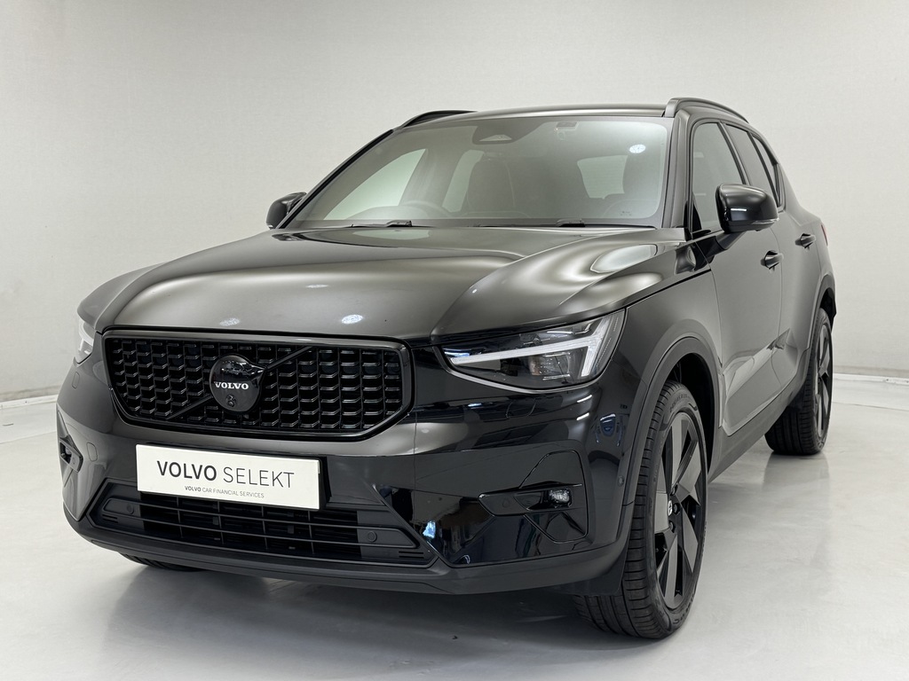 Volvo XC40 2.0 B3p Plus Pro Black Edition DN75HVD Black #4