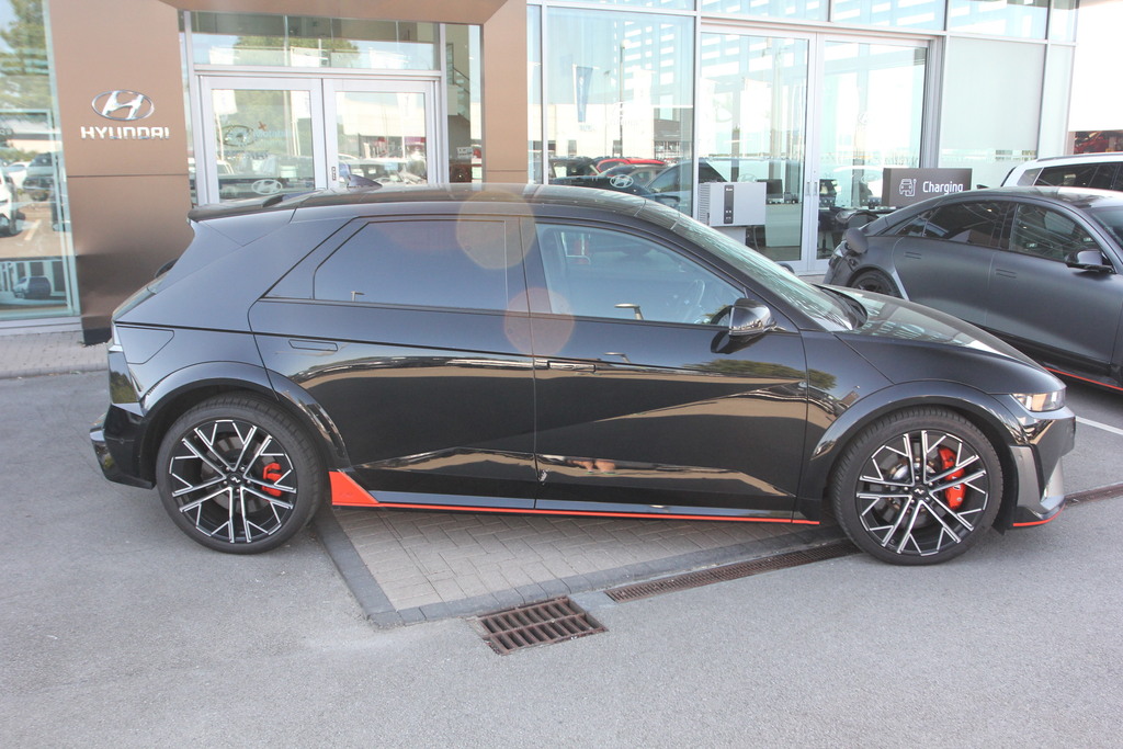 Hyundai Ioniq 5 478Kw 84 Kwh Vision Roof DE74MWC Black #5