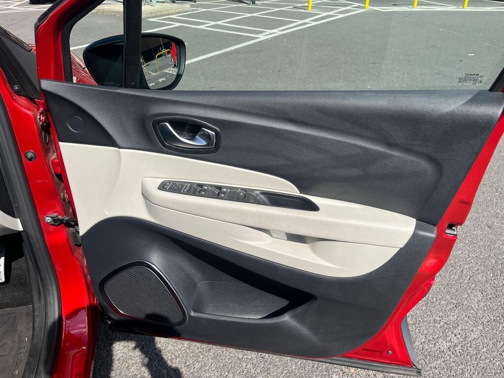 Renault Captur  Silver #15