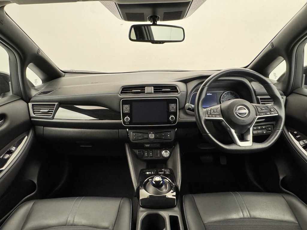 Nissan Leaf 110Kw N-connecta 39Kwh Grey #3