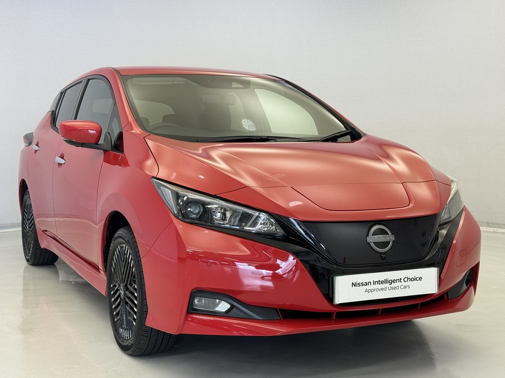 Nissan Leaf 160Kw E N-connecta 59Kwh Red #2