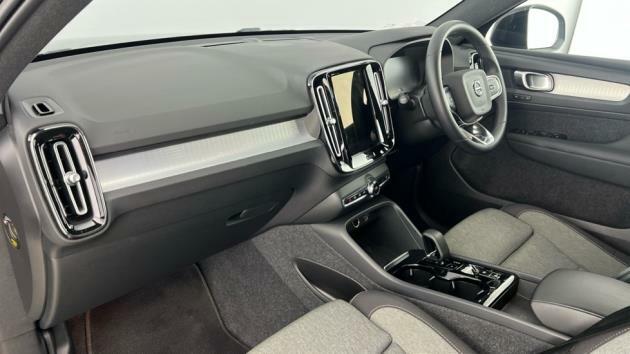 Volvo XC40 1.5 T4 Recharge Phev Plus Dark Black #4