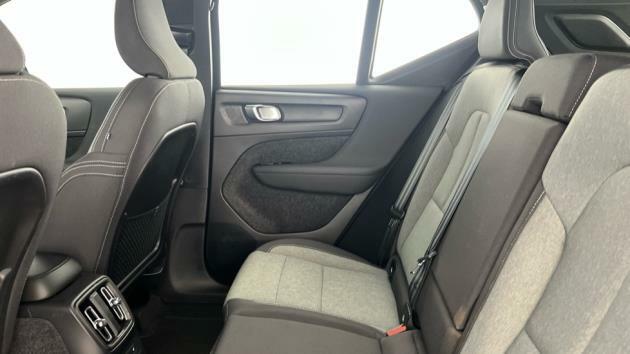 Volvo XC40 1.5 T4 Recharge Phev Plus Dark Black #5
