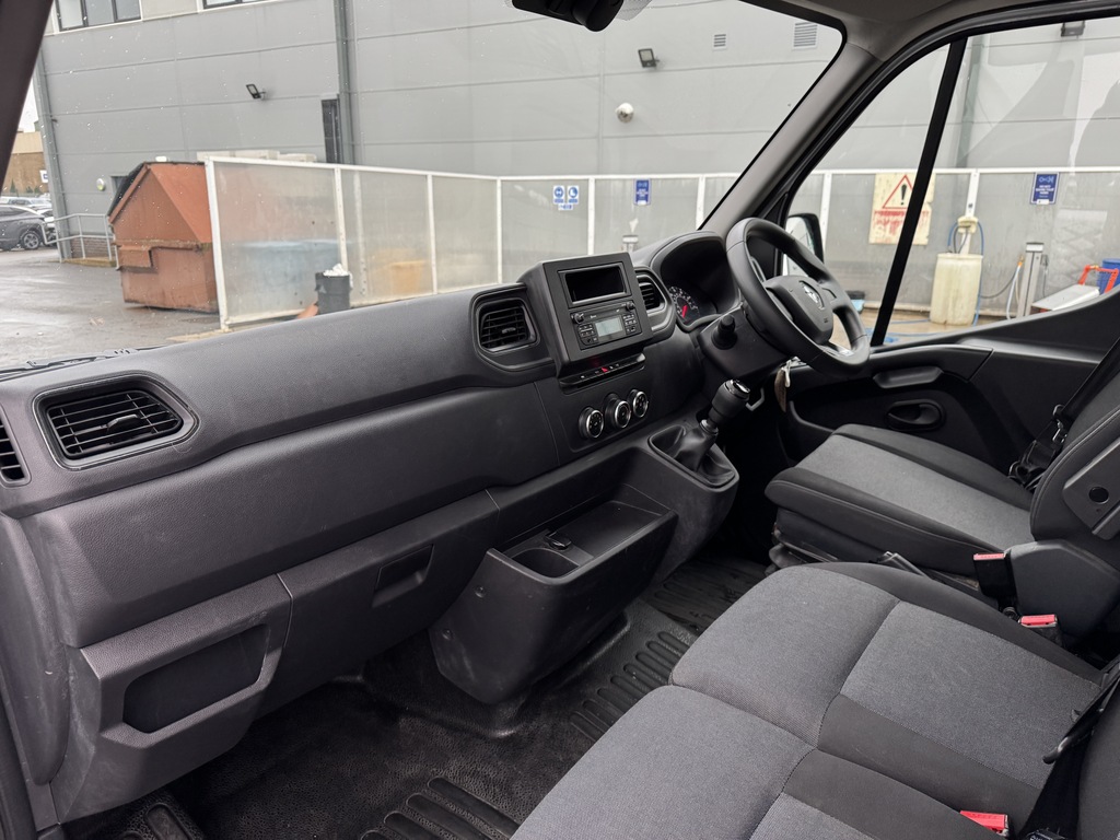 Renault Master Mm35dci 135 Business Medium Roof Van White #7